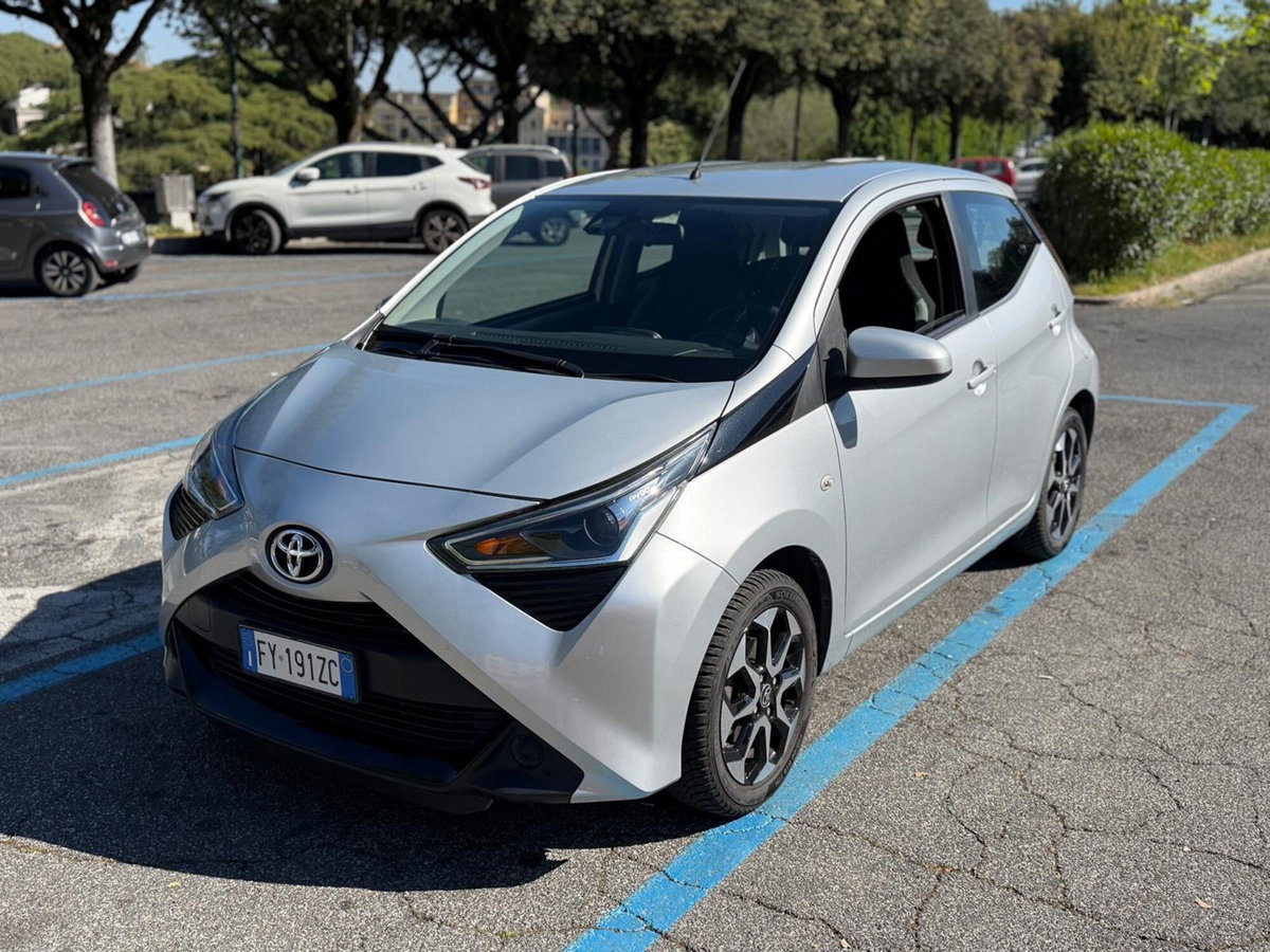 Toyota Aygo Connect 1.0 VVT-i 72 CV 5 porte x-play