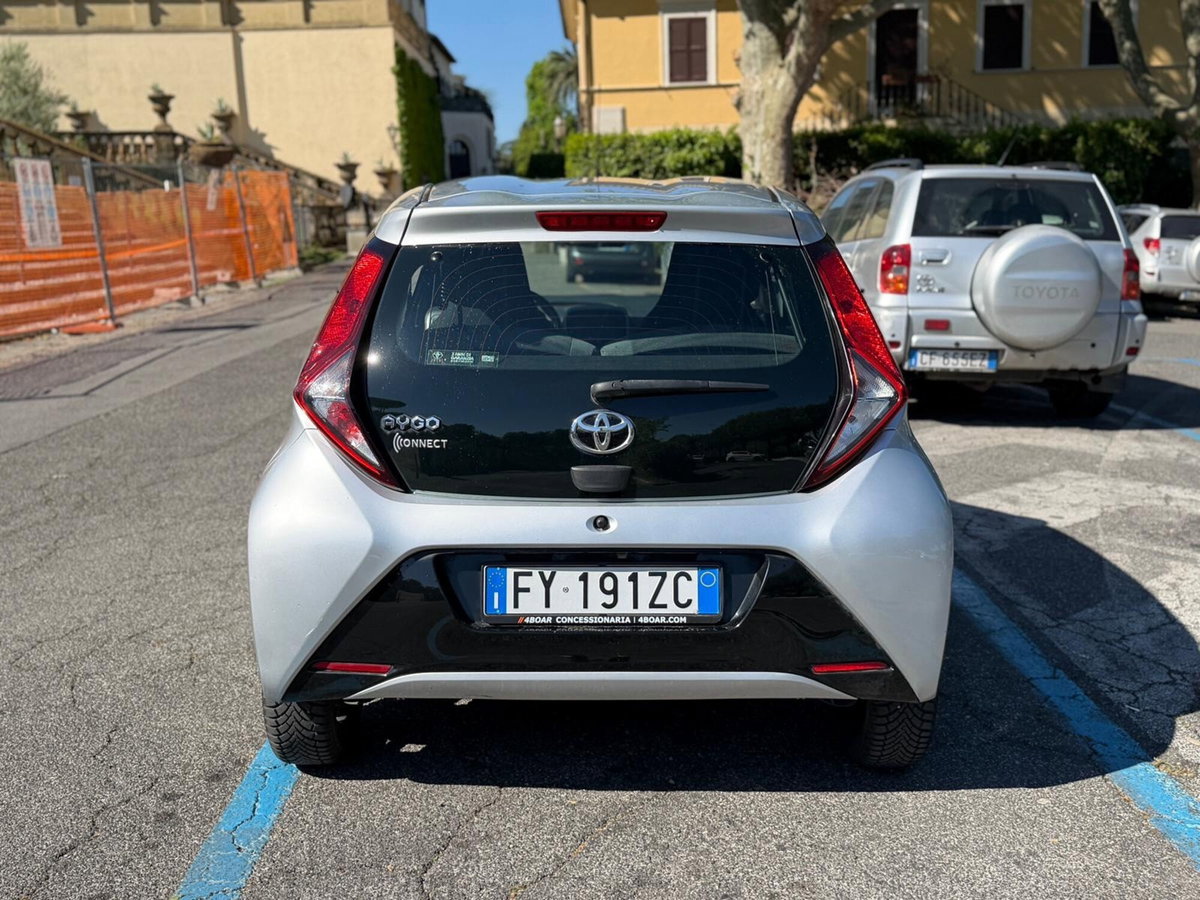 Toyota Aygo Connect 1.0 VVT-i 72 CV 5 porte x-play (6)