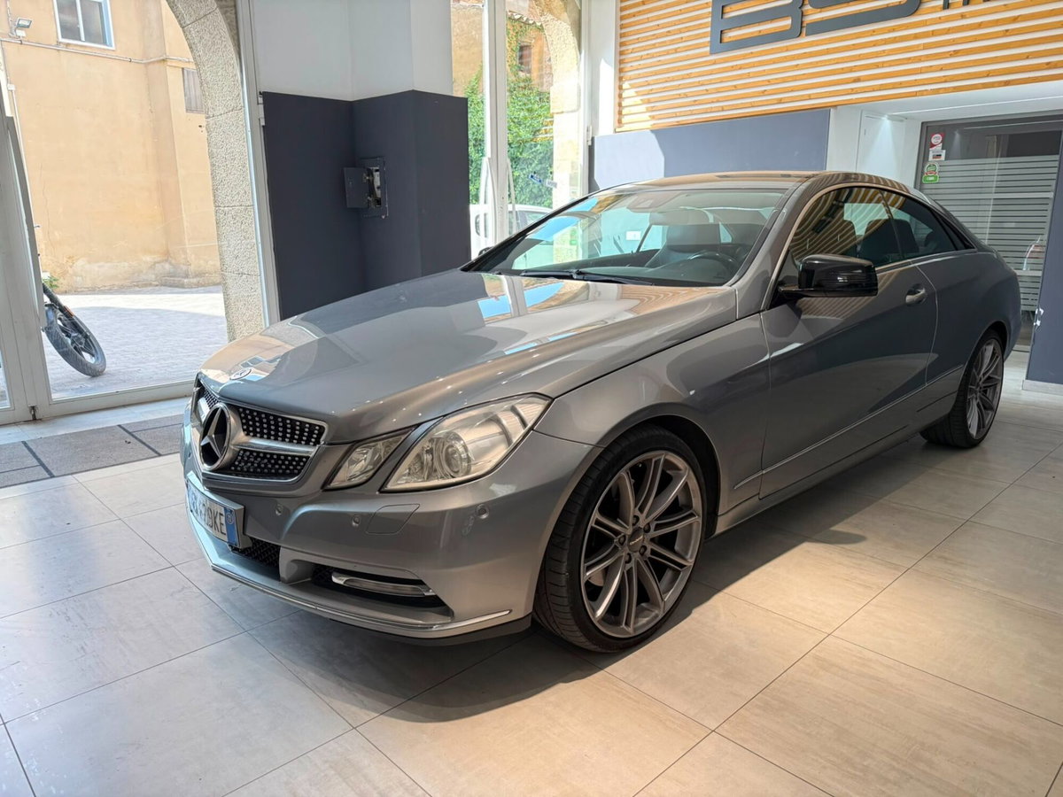 Mercedes-Benz Classe E Coupé 250 CDI Coupé BlueEFFICIENCY (2)