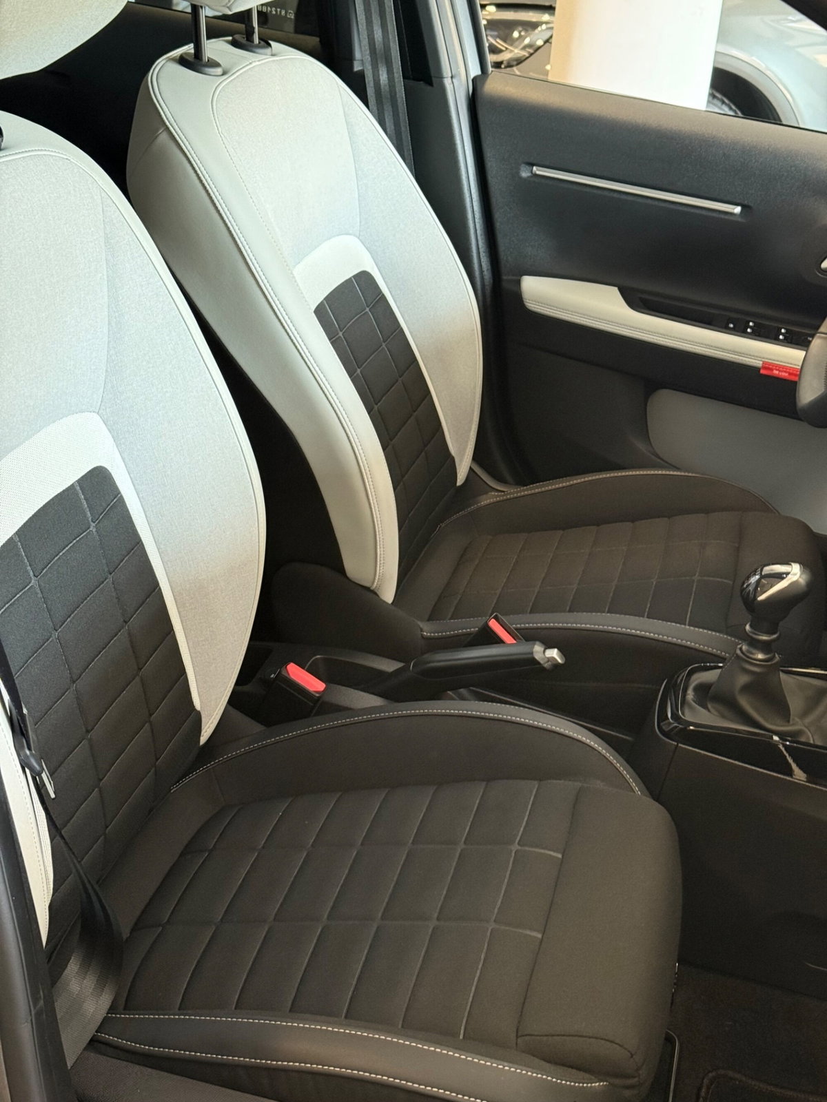 Citroen C3 1.2 puretech turbo Max 100cv s&s (13)
