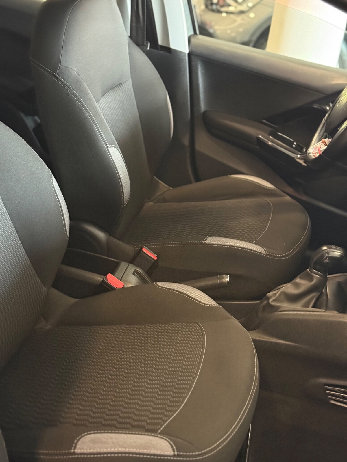 Peugeot 208 82 5 porte Active (12)