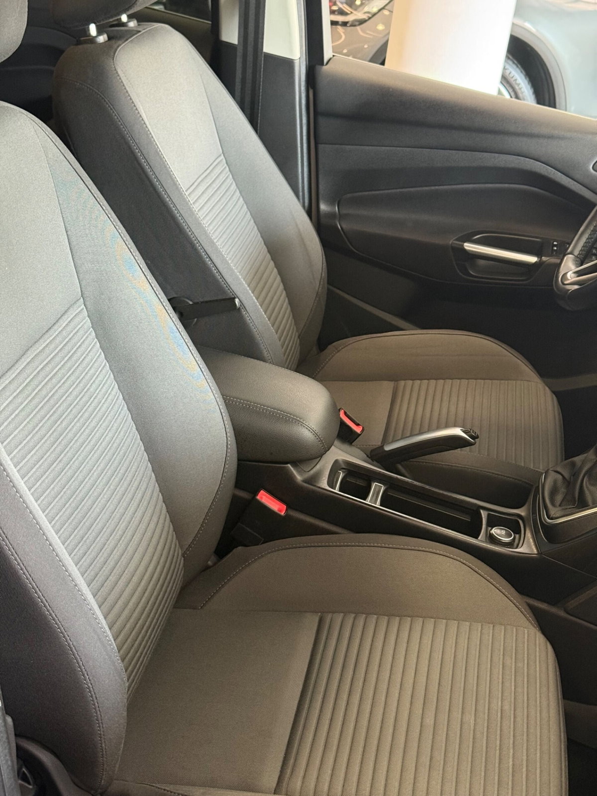 Ford C-Max 1.5 TDCi 95CV Start&Stop Business N1 (10)