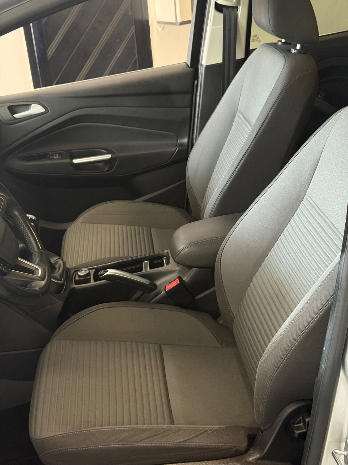 Ford C-Max 1.5 TDCi 95CV Start&Stop Business N1 (8)