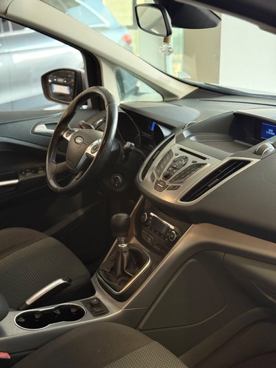 Ford C-Max 1.6 TDCi 95CV Titanium (9)