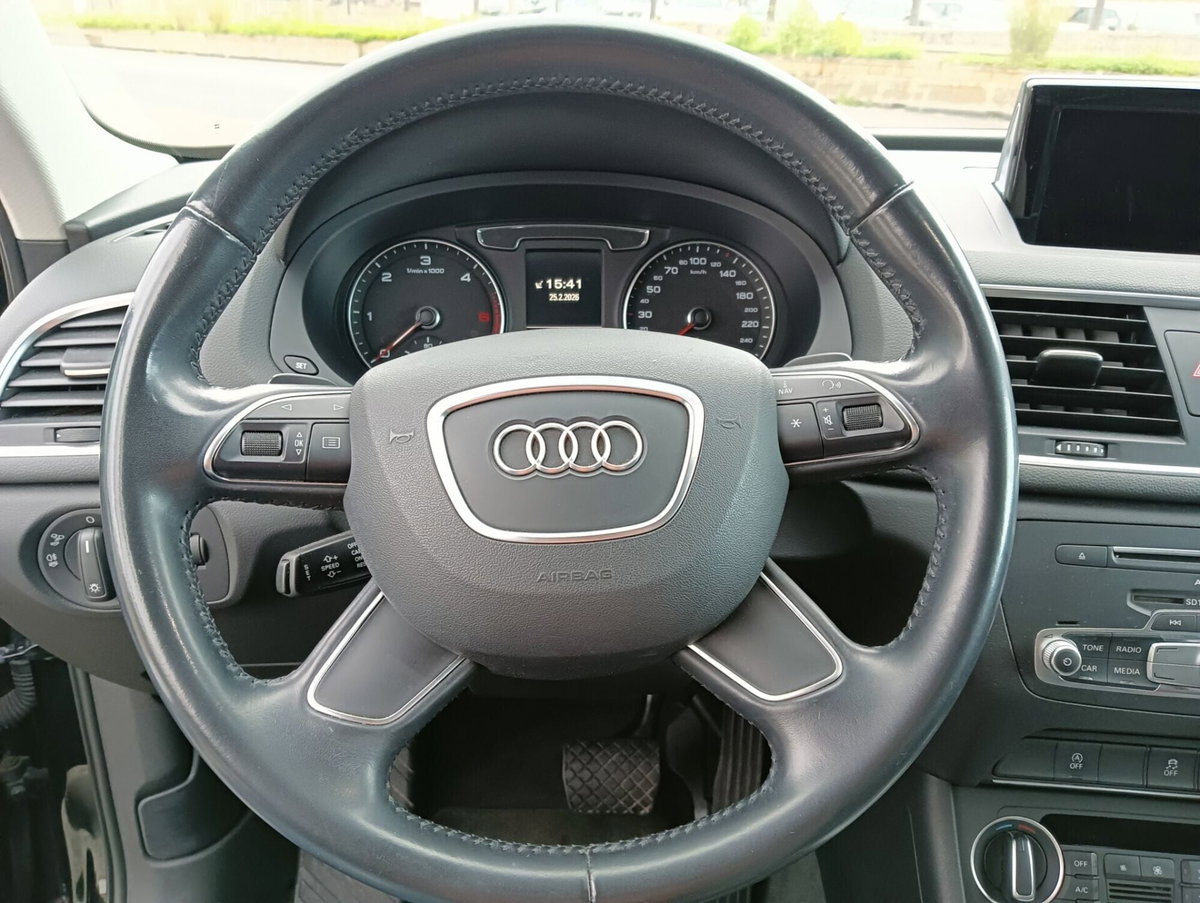 Audi Q3 2.0 TDI 150 CV S tronic S line Edition (9)