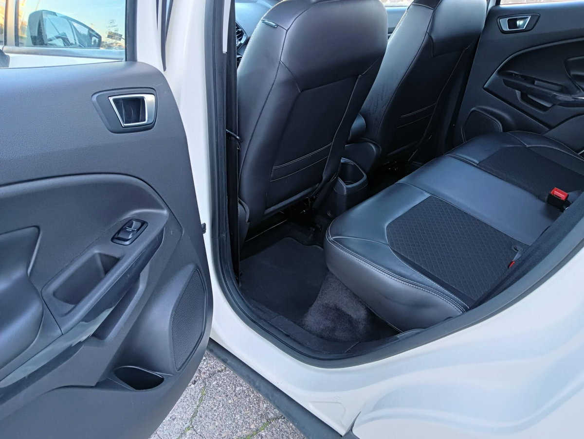 Ford EcoSport 1.5 TDCi 95 CV Titanium (12)