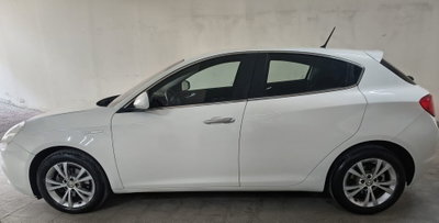 Alfa Romeo Giulietta 1.6 JTDm-2 Distinctive (5)