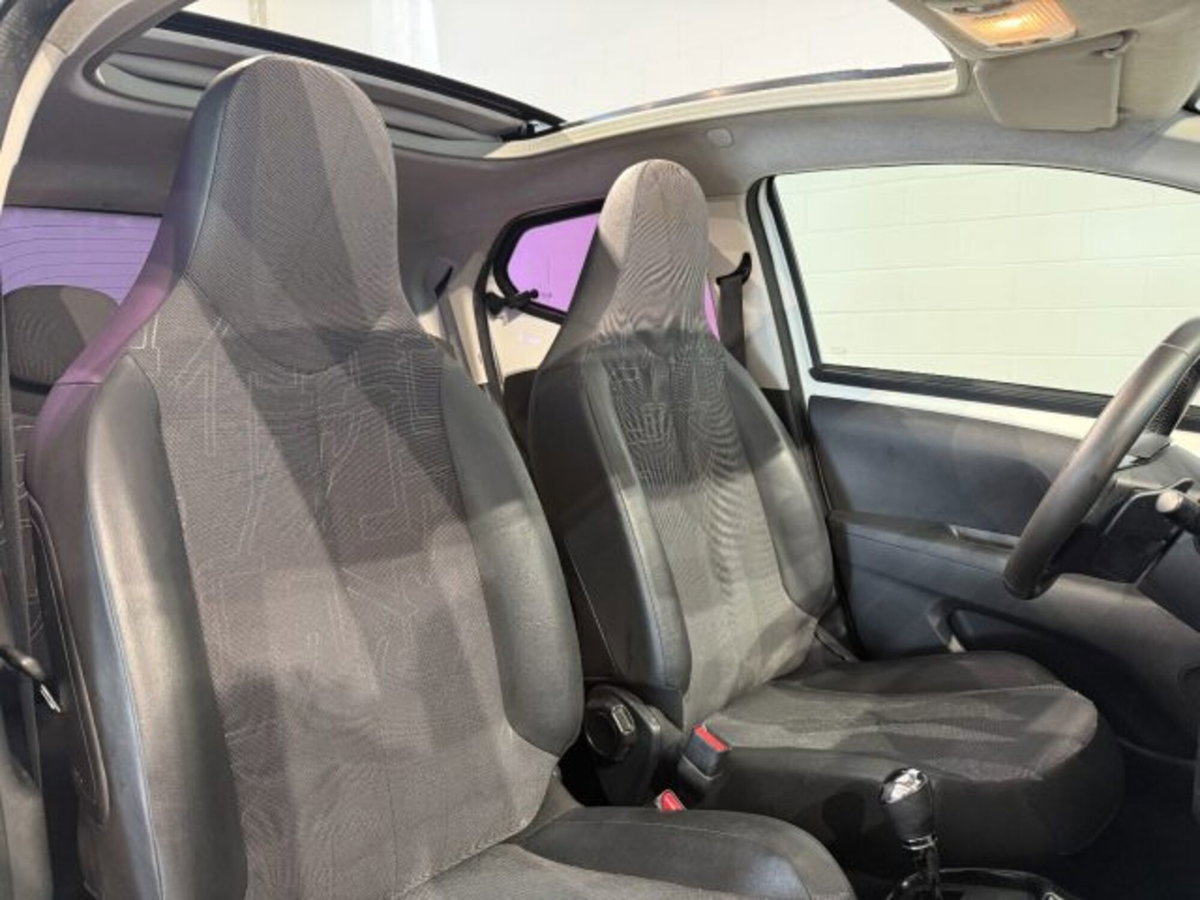 Toyota Aygo 1.0 VVT-i 69 CV 5 porte x-wave TSS MMT (16)