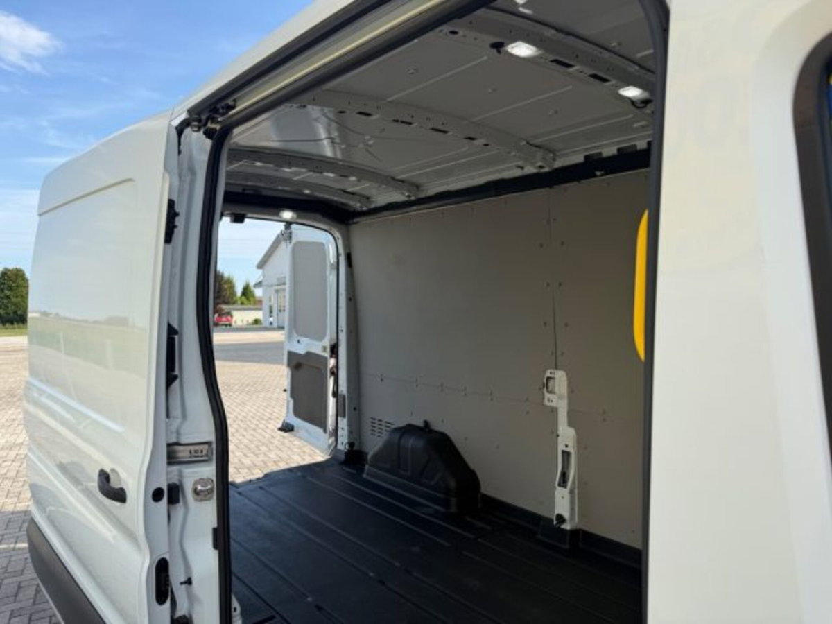 Ford Transit Furgone 350 2.0TDCi EcoBlue MHEV 130CV PL-TM Furgone Titan. (13)
