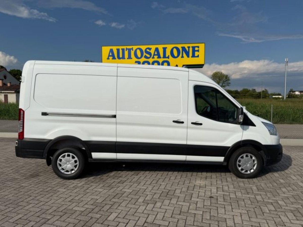 Ford Transit Furgone 350 2.0TDCi EcoBlue MHEV 130CV PL-TM Furgone Titan. (7)