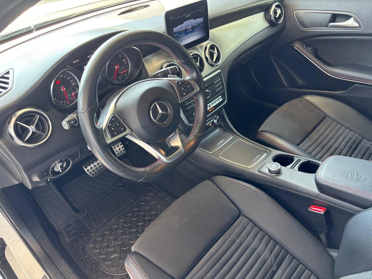 Mercedes-Benz GLA SUV 200 d Automatic Premium (10)