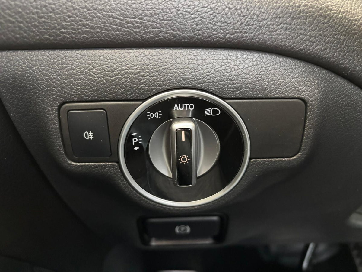 Mercedes-Benz GLA SUV 200 d Automatic Premium (14)