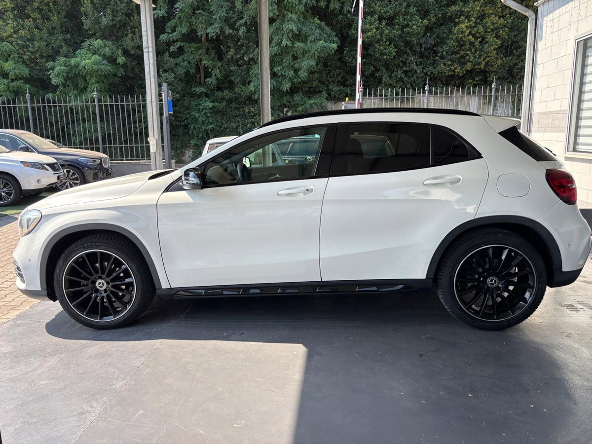 Mercedes-Benz GLA SUV 200 d Automatic Premium (4)