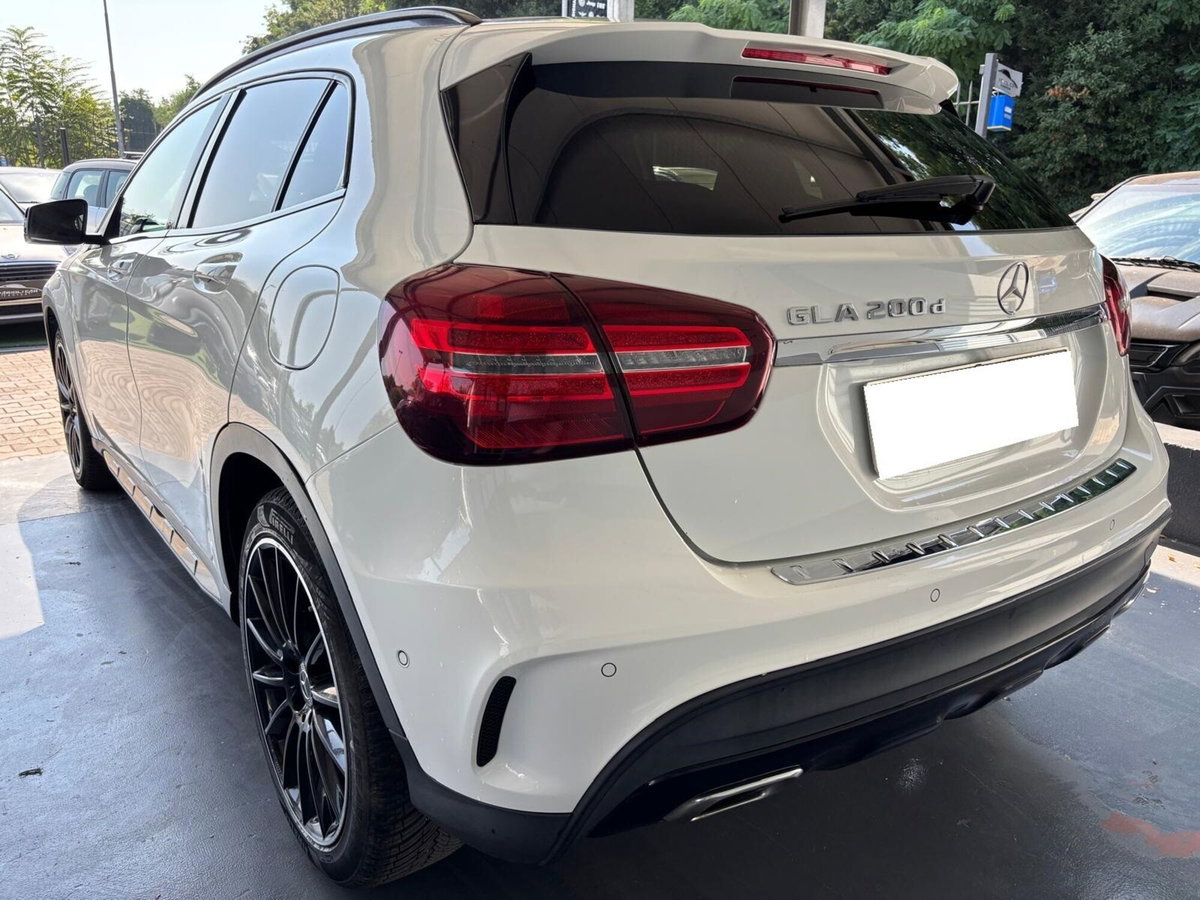 Mercedes-Benz GLA SUV 200 d Automatic Premium (5)