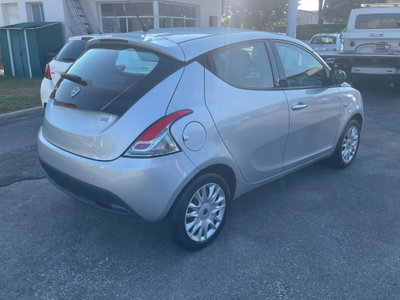 Lancia Ypsilon 1.2 69 CV 5 porte Silver (5)