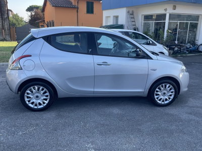 Lancia Ypsilon 1.2 69 CV 5 porte Silver (6)