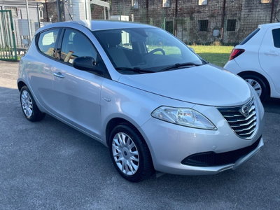 Lancia Ypsilon 1.2 69 CV 5 porte Silver (7)