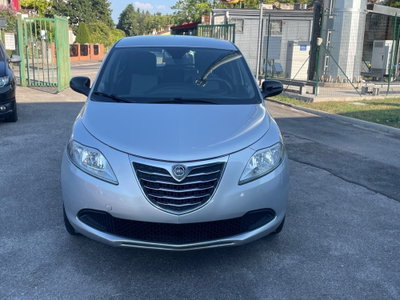 Lancia Ypsilon 1.2 69 CV 5 porte Silver (8)