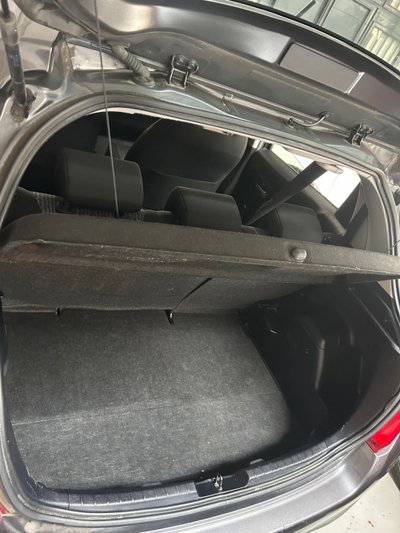 Toyota Yaris 1.0 5 porte Lounge (11)