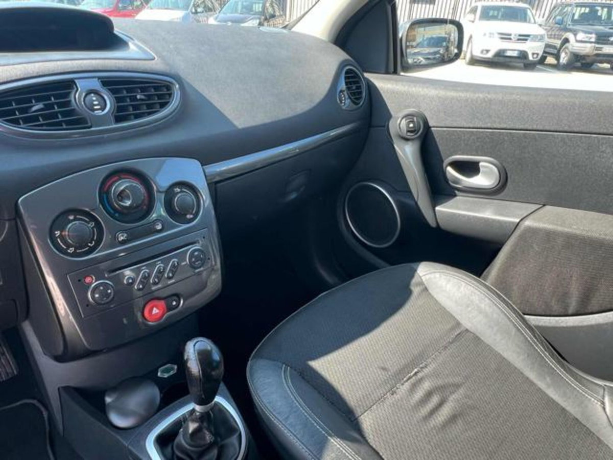 Renault Clio 1.2 16V 5 porte (12)