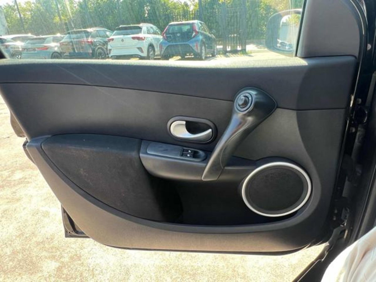 Renault Clio 1.2 16V 5 porte (13)