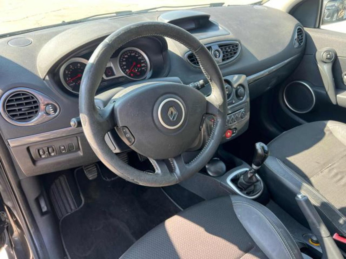 Renault Clio 1.2 16V 5 porte (7)