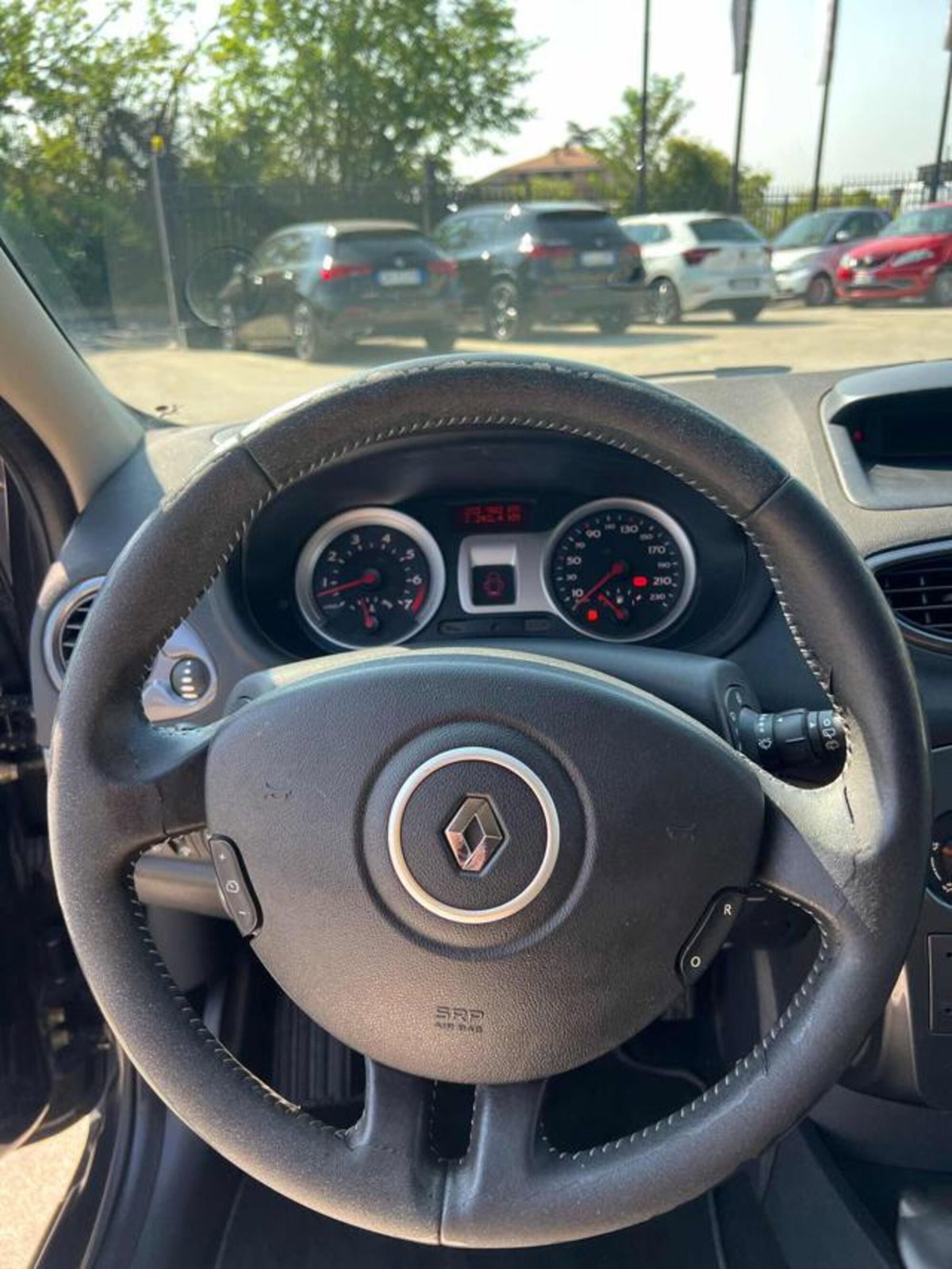 Renault Clio 1.2 16V 5 porte (9)