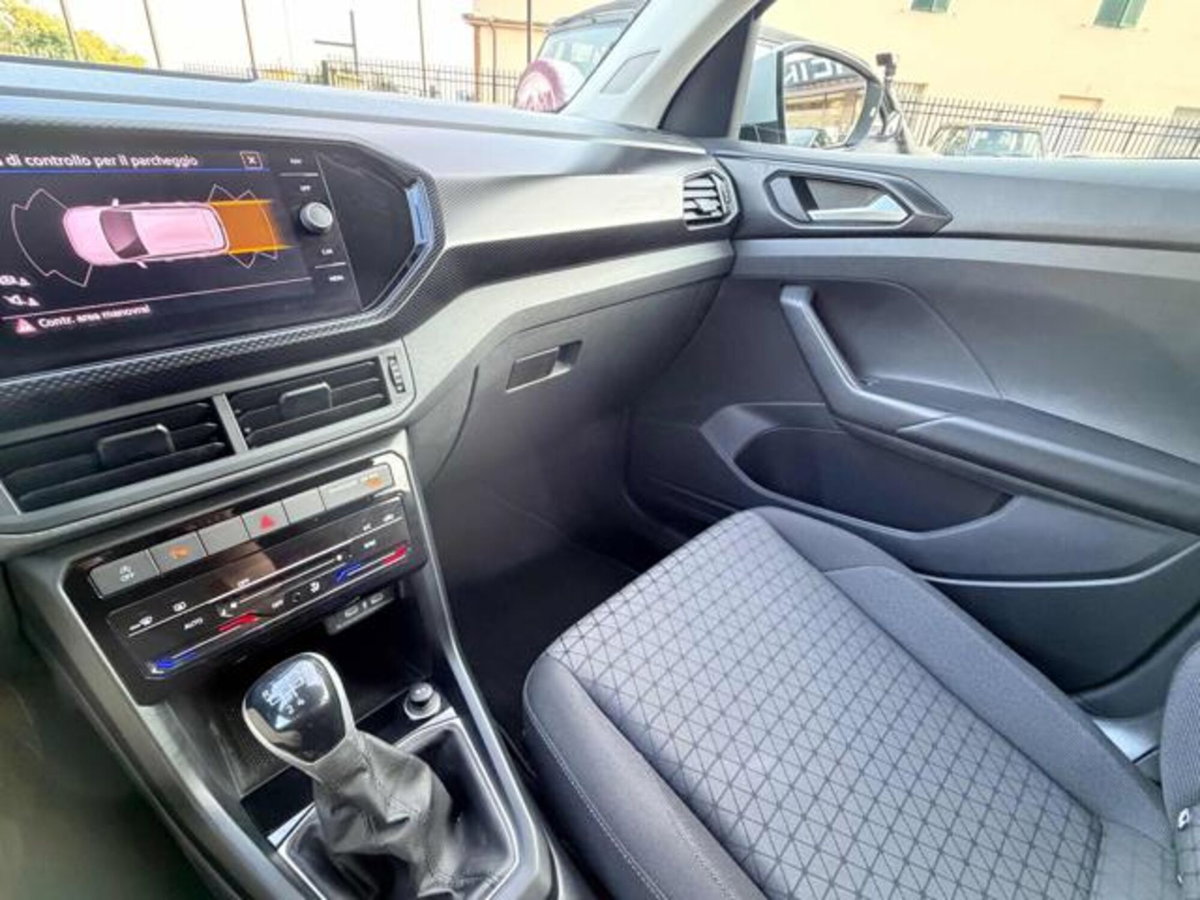 Volkswagen T-Cross 1.0 TSI Urban BMT (12)