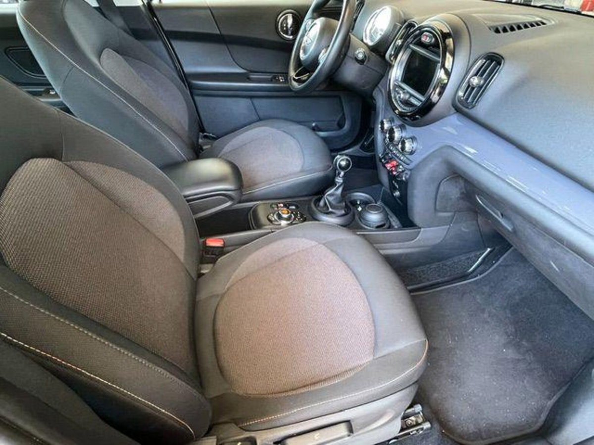 MINI Mini Countryman 2.0 Cooper D Essential Countryman (17)