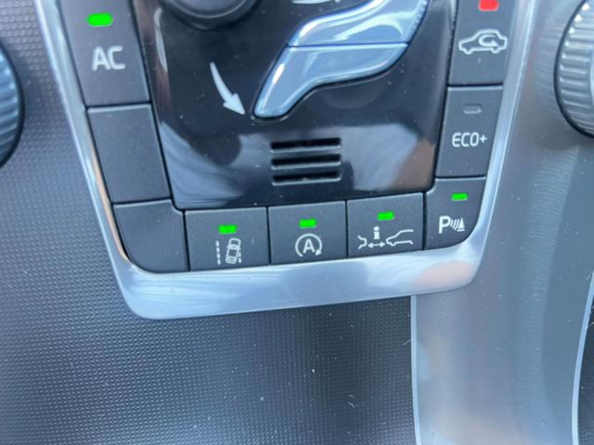 Volvo XC60 D4 Geartronic R-design (16)