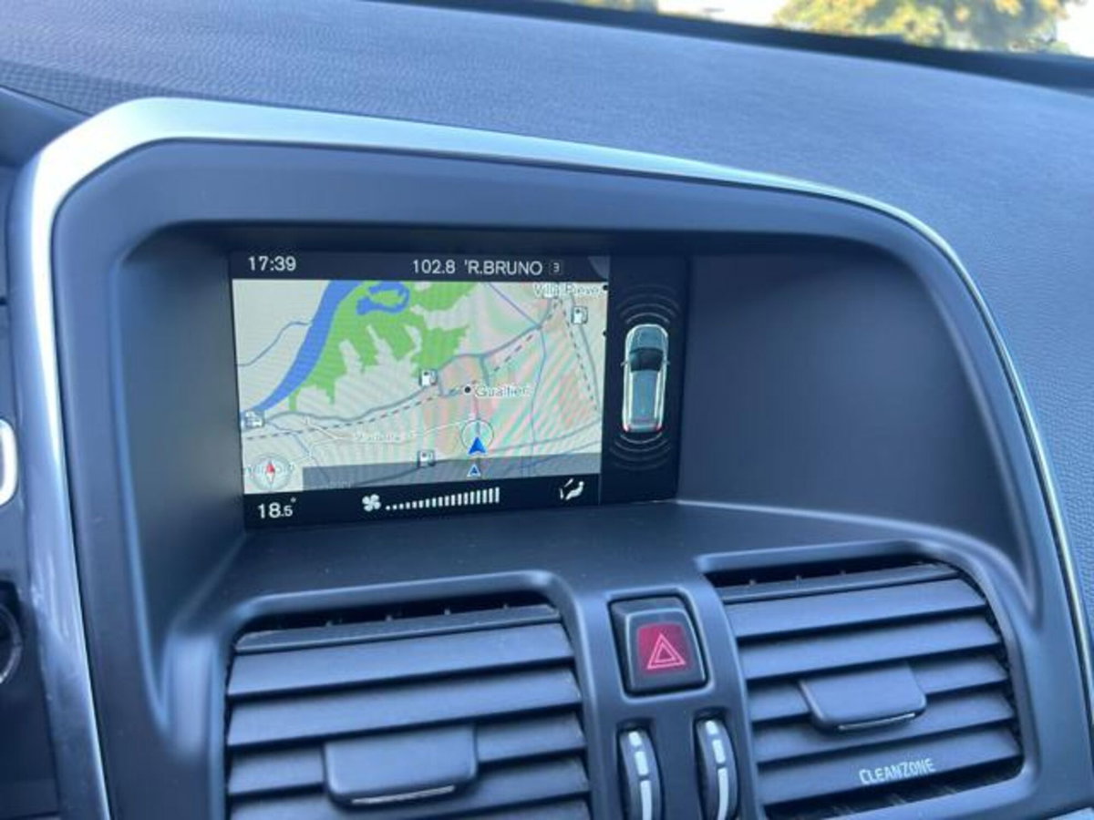 Volvo XC60 D4 Geartronic R-design (19)