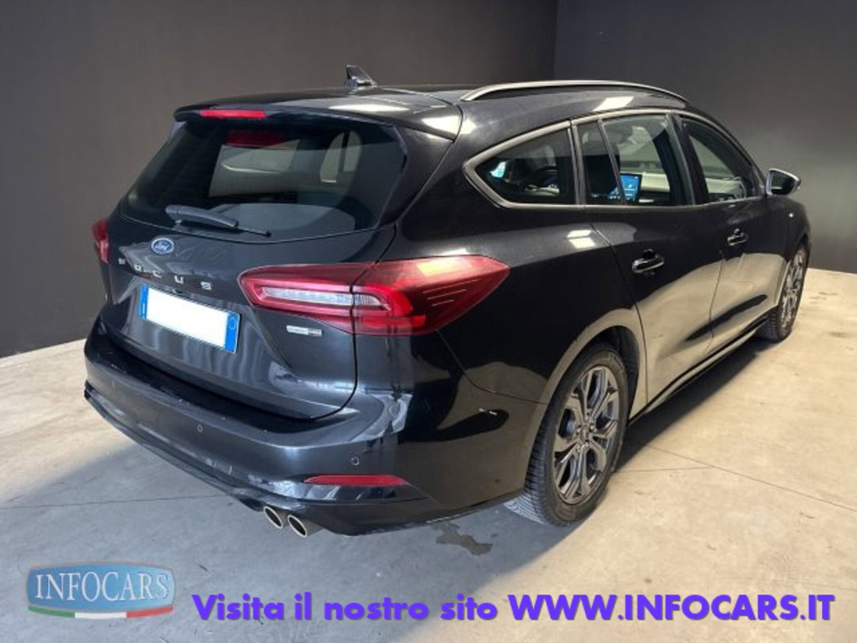 Ford Focus Station Wagon 1.0 EcoBoost Hybrid 155 CV SW ST-Line (4)
