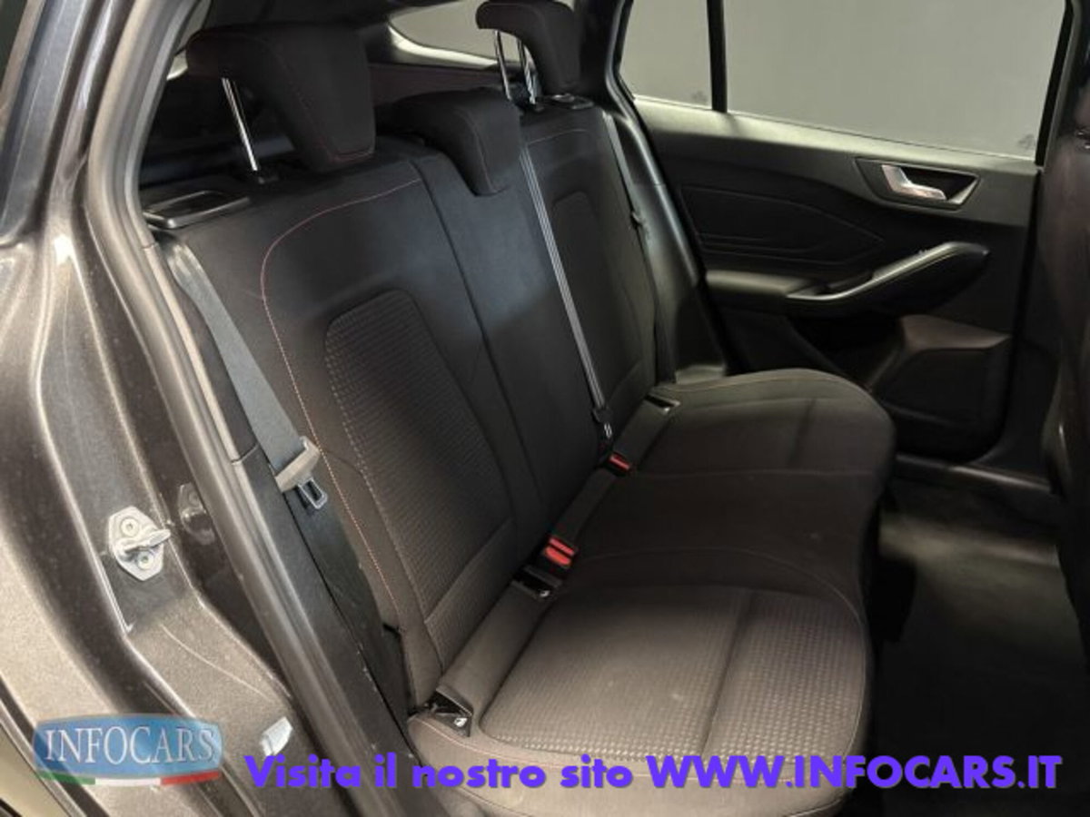 Ford Focus Station Wagon 1.0 EcoBoost Hybrid 155 CV SW ST-Line (8)