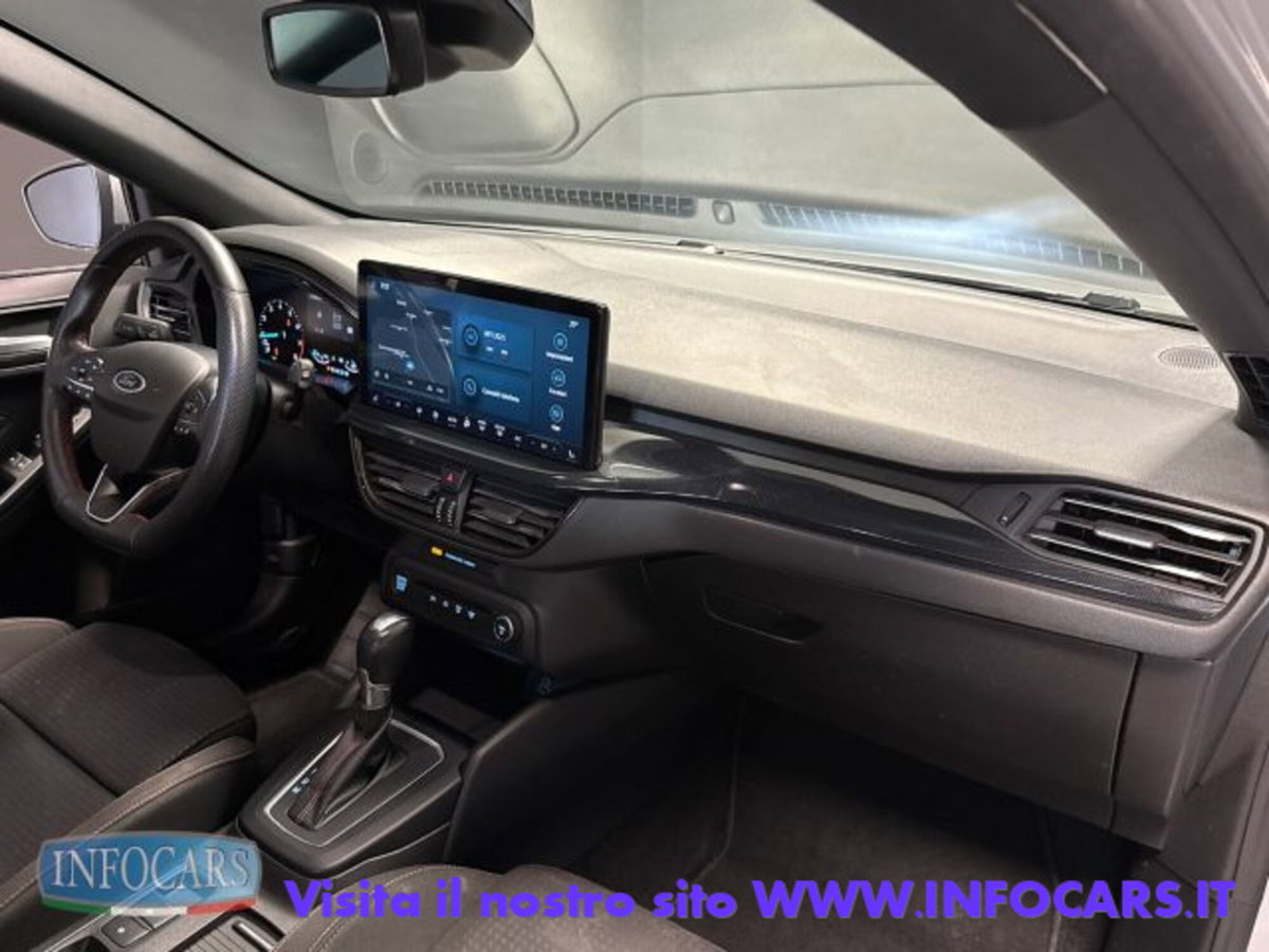 Ford Focus Station Wagon 1.0 EcoBoost Hybrid 155 CV SW ST-Line (12)