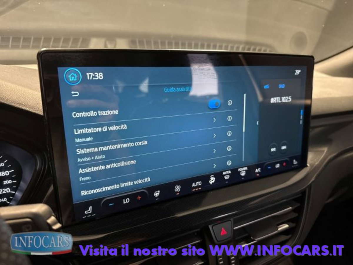 Ford Focus Station Wagon 1.0 EcoBoost Hybrid 155 CV SW ST-Line (17)