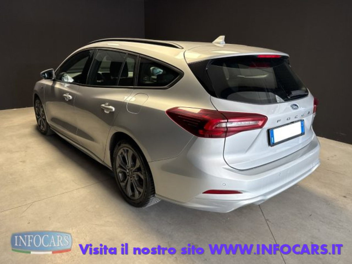 Ford Focus Station Wagon 1.0 EcoBoost Hybrid 155 CV SW ST-Line (2)
