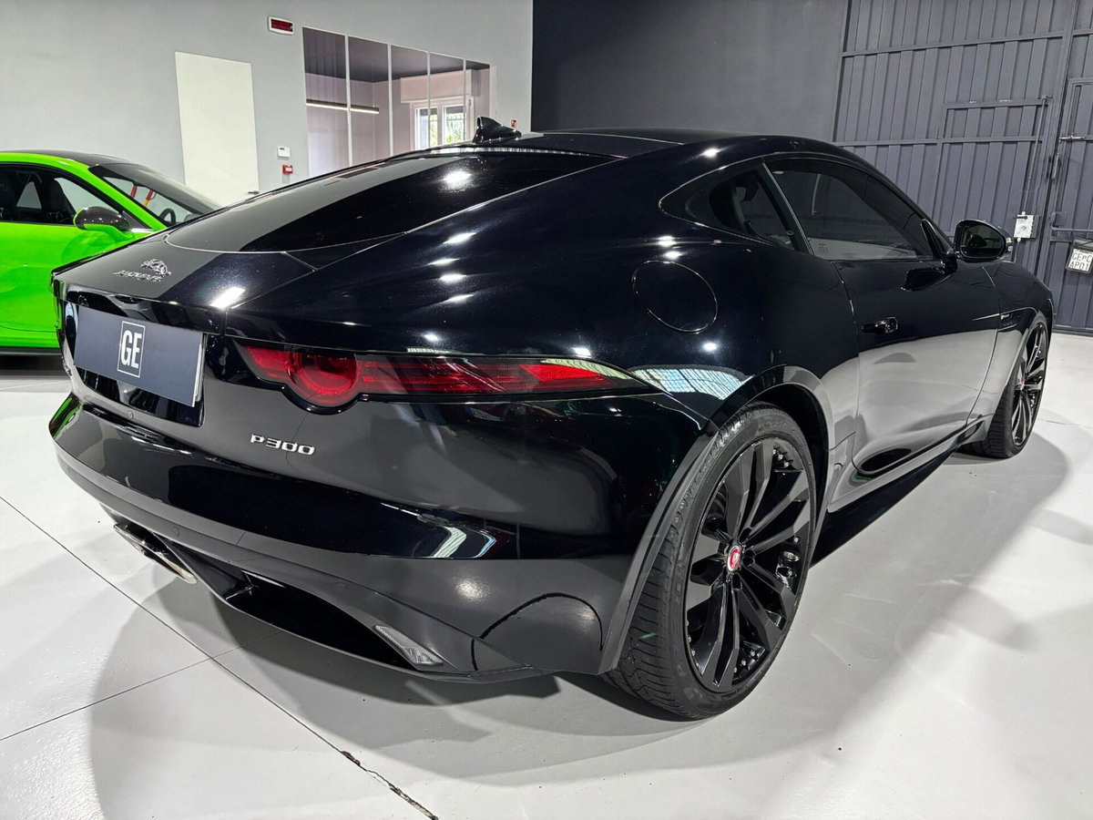 Jaguar F-Type Coupé 2.0 aut. Coupé R-Dynamic Black (3)