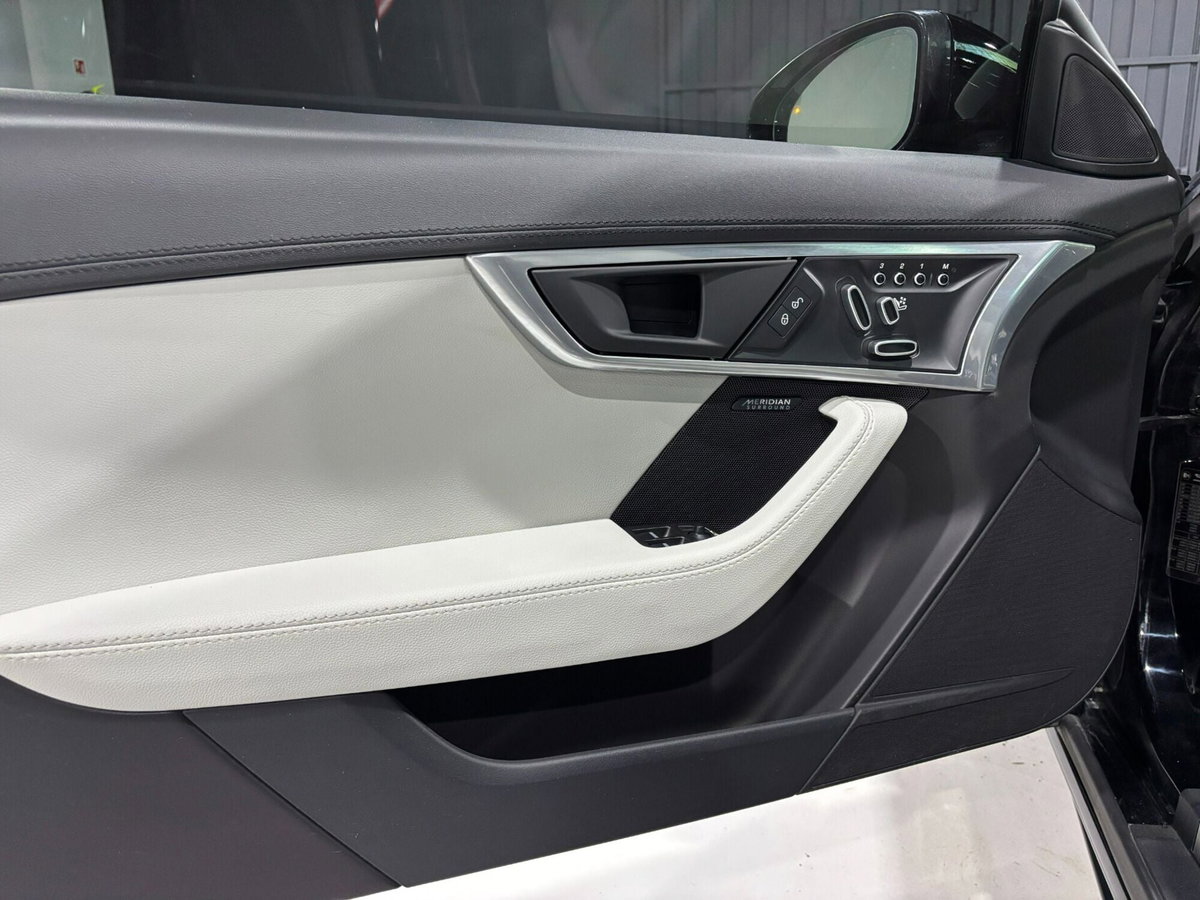 Jaguar F-Type Coupé 2.0 aut. Coupé R-Dynamic Black (7)