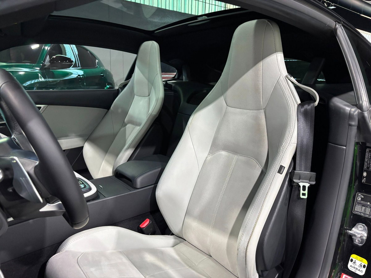 Jaguar F-Type Coupé 2.0 aut. Coupé R-Dynamic Black (9)