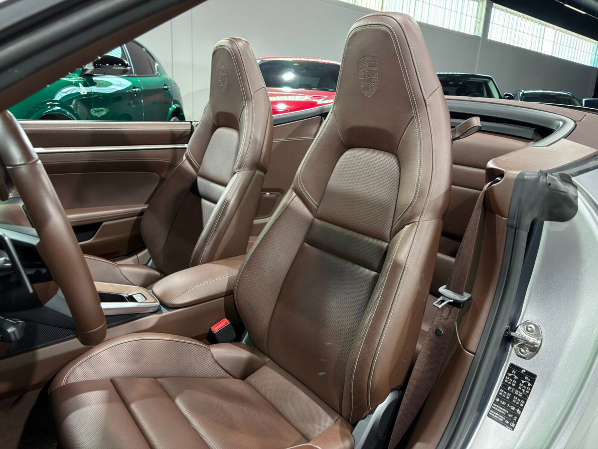 Porsche 911 Cabrio Cabrio 3.0 Carrera 4S (9)