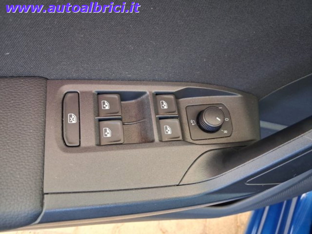 SEAT Ibiza 1.0 ecotsi FR 95cv (13)