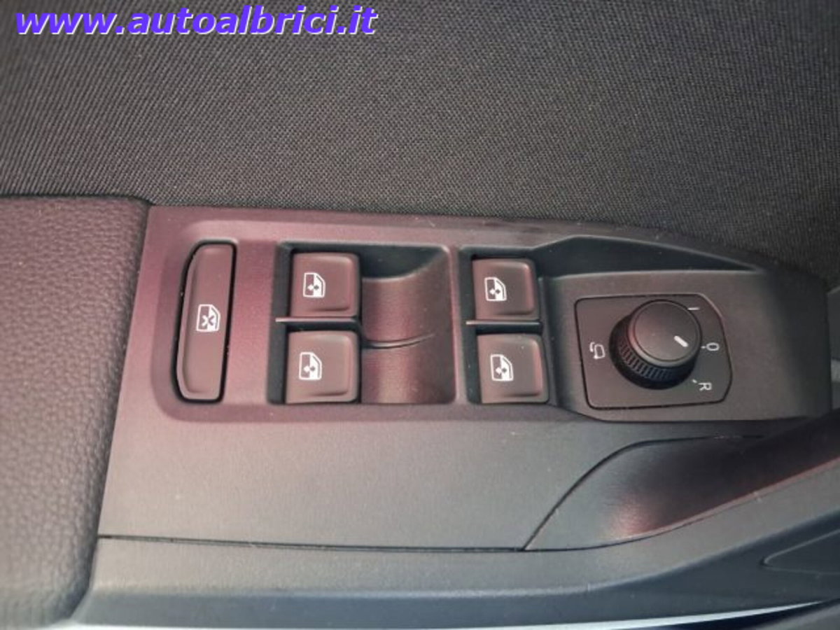 SEAT Ibiza 1.0 ecotsi FR 95cv (13)