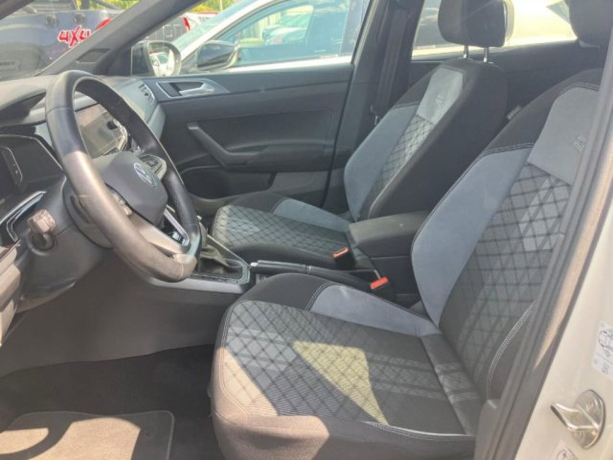 Volkswagen Taigo 1.0 TSI 110 CV DSG R-Line (12)