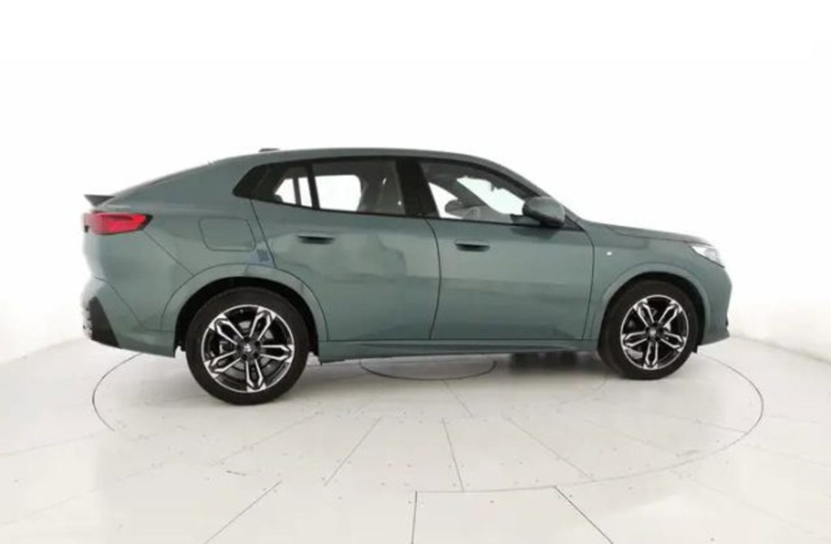 BMW X2 sdrive 18d MSport auto (2)
