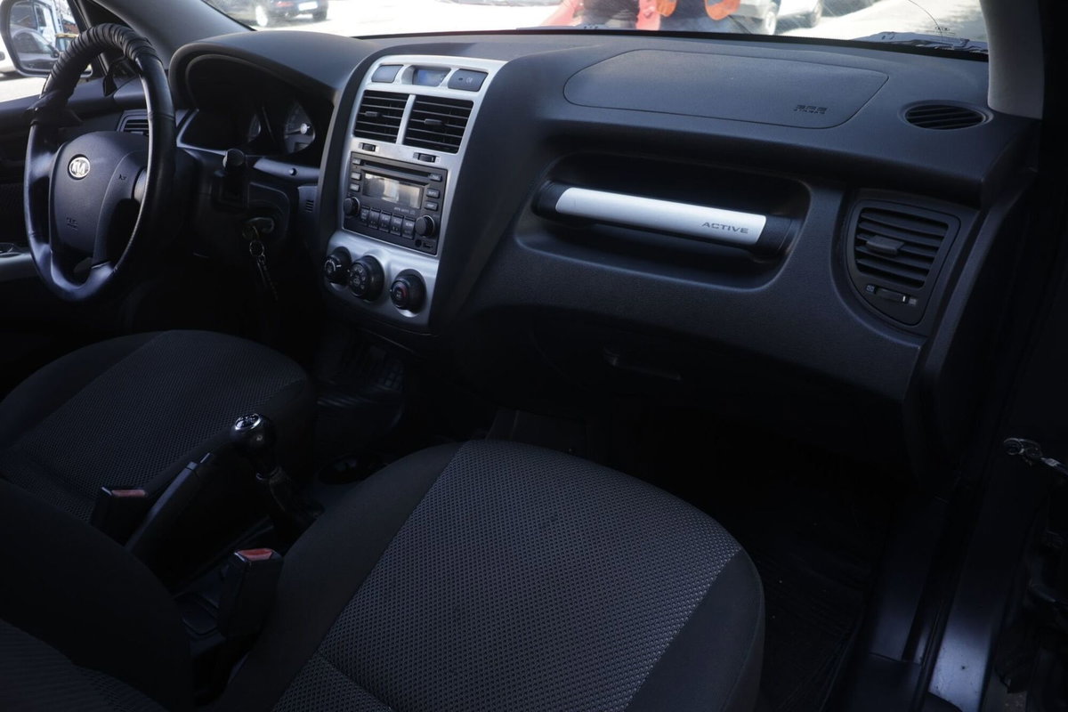 Kia Sportage 2.0 141CV 2WD Active (8)