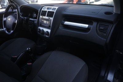 Kia Sportage 2.0 141CV 2WD Active (8)