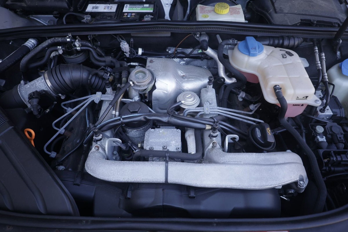 Audi A4 Cabrio Cabriolet 2.5 V6 TDI cat (18)