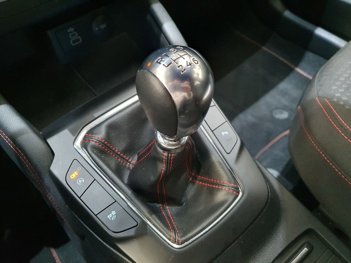 Ford Kuga 1.5 EcoBoost 150 CV 2WD ST-Line (16)