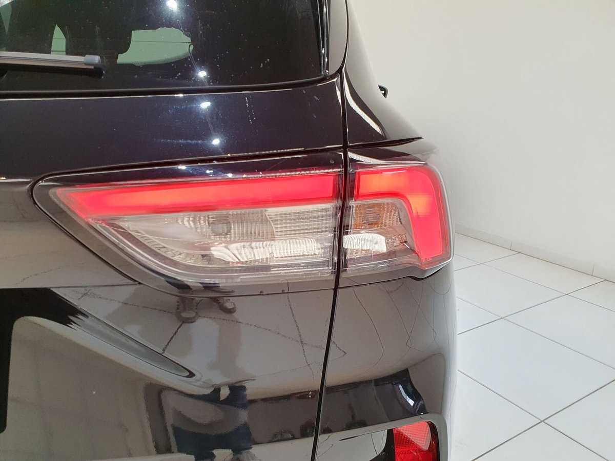 Ford Kuga 1.5 EcoBoost 150 CV 2WD ST-Line (19)
