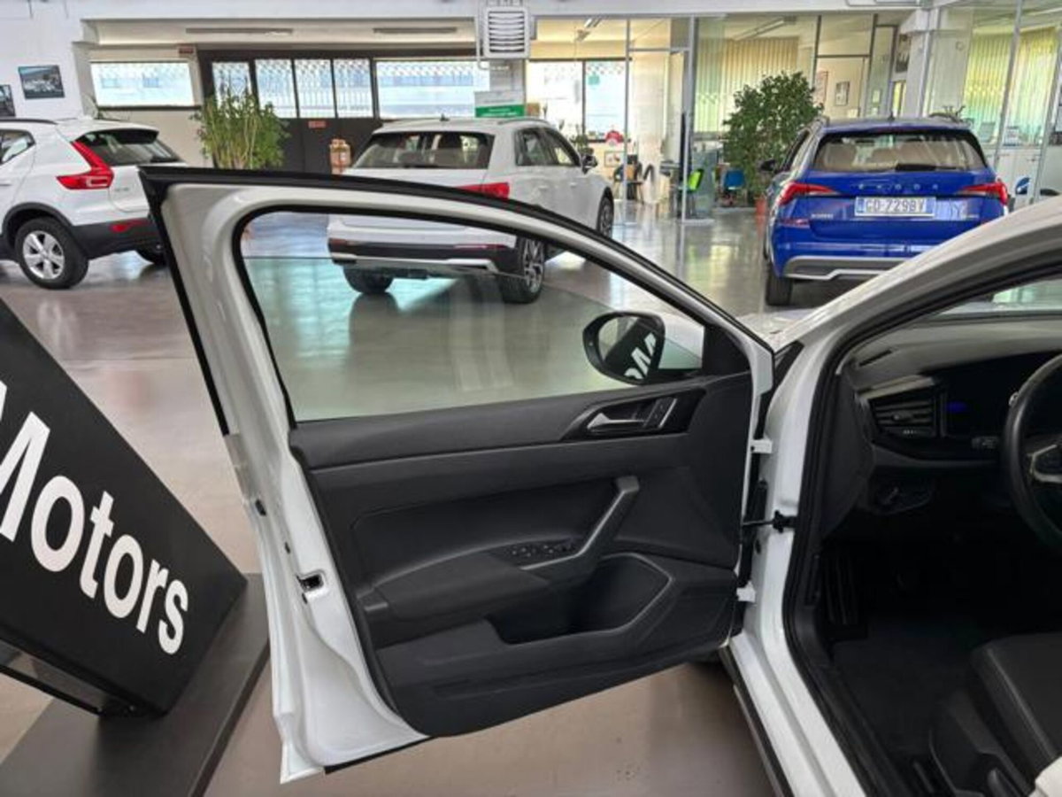 Volkswagen Taigo 1.0 tsi Life 95cv (6)